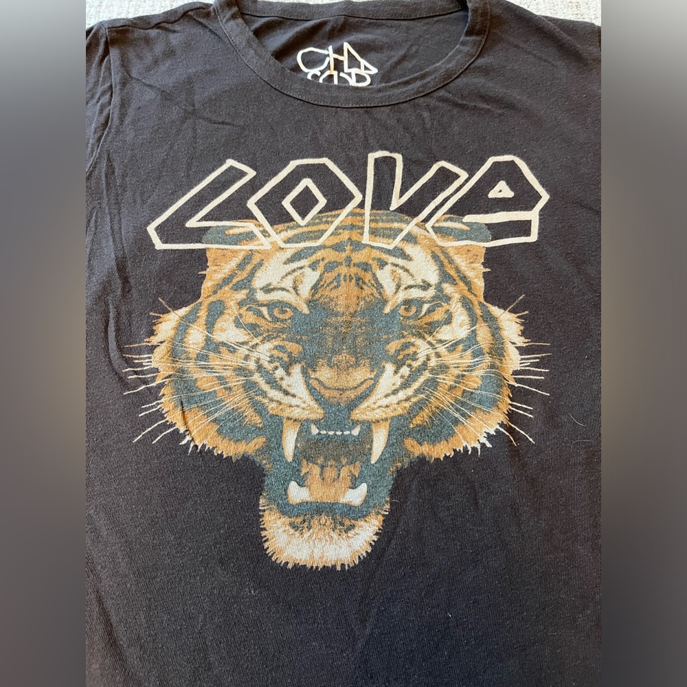 CHASER M medium t-shirt LOVE tiger EUC short sleeve top shirt - Picture 3 of 11
